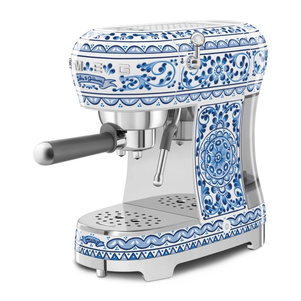 Кофеварка эспрессо Smeg ECF02DGBEU